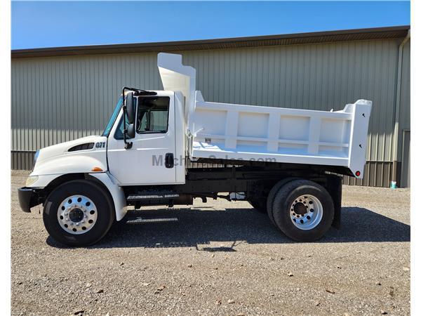 2006 International 4300 HB