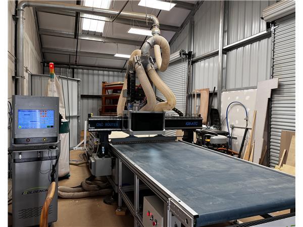iGoldenCNC CNC Router w/ Auto Infeed &amp; Outfeed tables + Extras