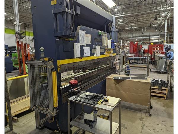 1997 Cincinnati CB135, 10' x 135 Ton CNC Hydraulic Press Brake