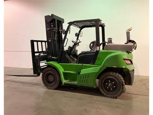 2020 Viper FD70 15,500LB Diesel Forklift RTR# 3101312-01