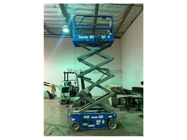 Genie GS-1930 19' Electric Scissor Lift RTR#4031458-02 Genie GS-1930 19' Electric Scissor Lift RTR#4031458-02