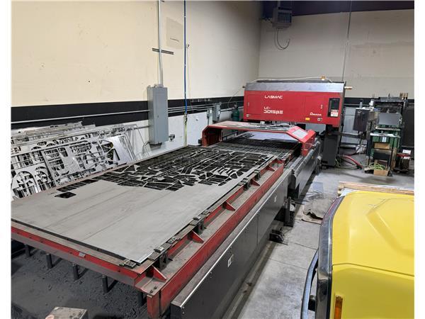 1998 - 2000 Watt Amada Altair LC-3015-B3-EX CO2 CNC Laser *Low Hours*
