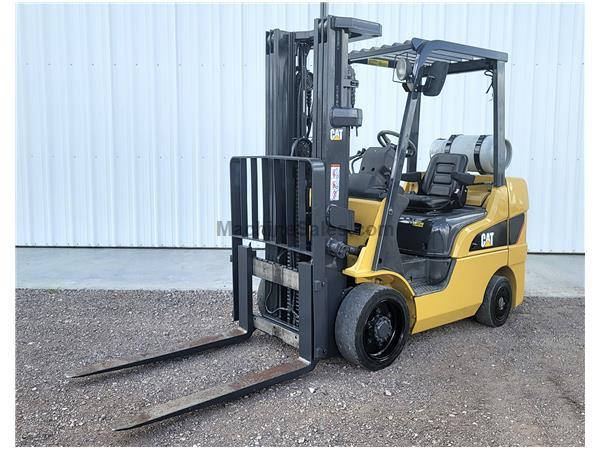 Caterpillar C6000 Forklift