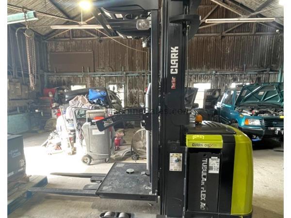 2016 Clark OSX15 Electric Narrow Isle Forklift RTR# 5023227-01 2016 Clark OSX15 Electric Narrow Isle Forklift RTR# 5023227-01